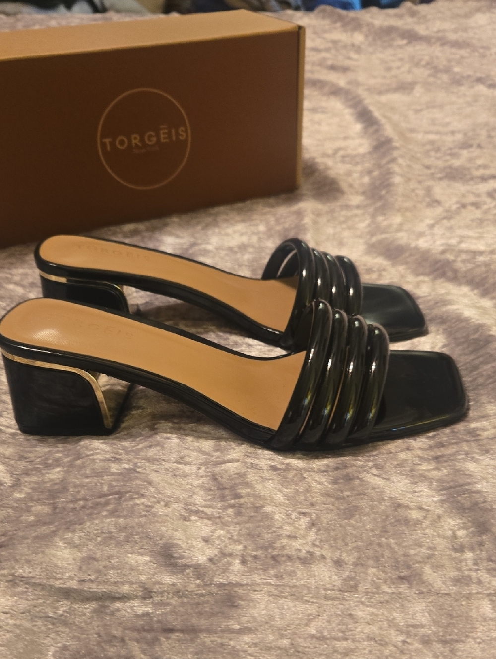 Torgeis Black Patent Block Heel Slide Sandals - Picture 4 of 6